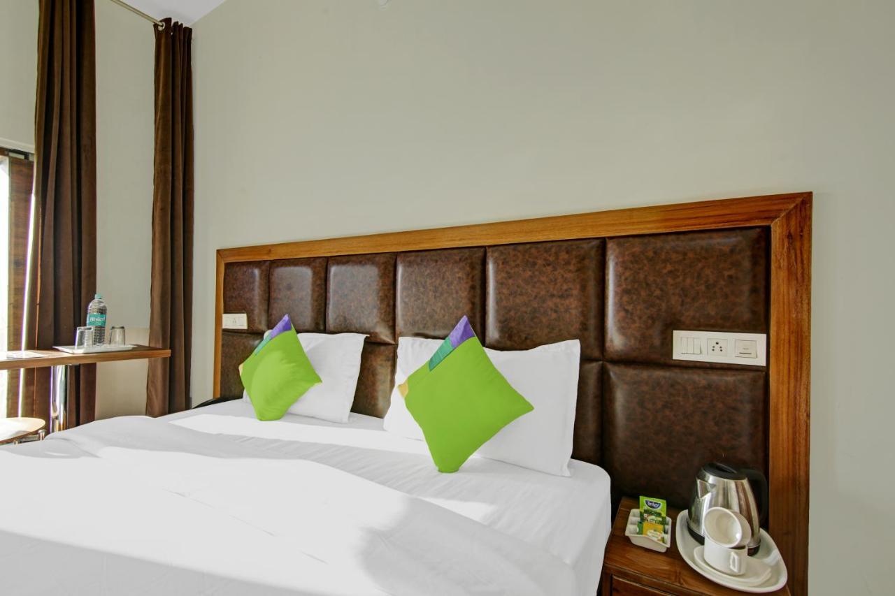 Treebo Royal Salute, Zirakpur Hotel Bagian luar foto