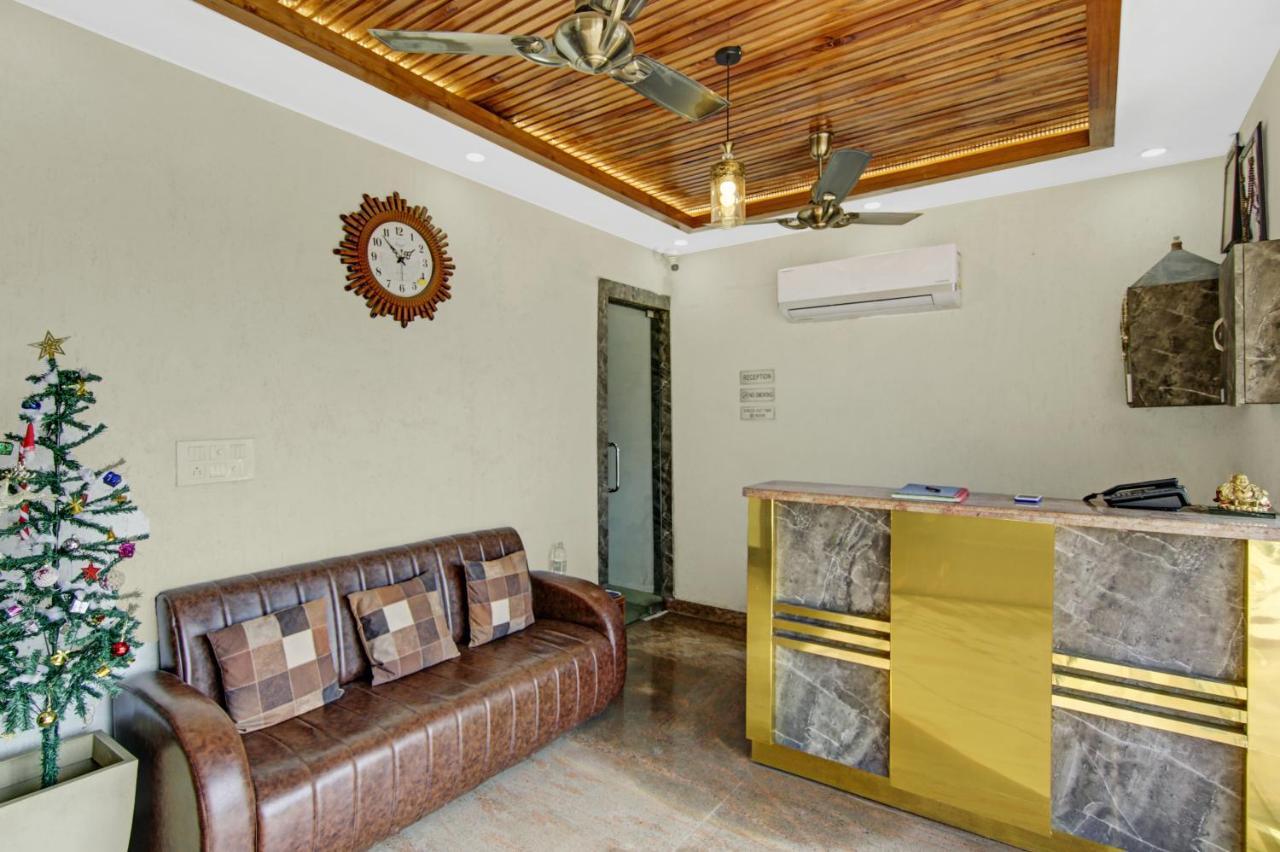 Treebo Royal Salute, Zirakpur Hotel Bagian luar foto