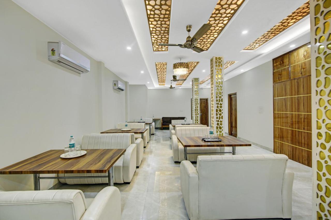 Treebo Royal Salute, Zirakpur Hotel Bagian luar foto