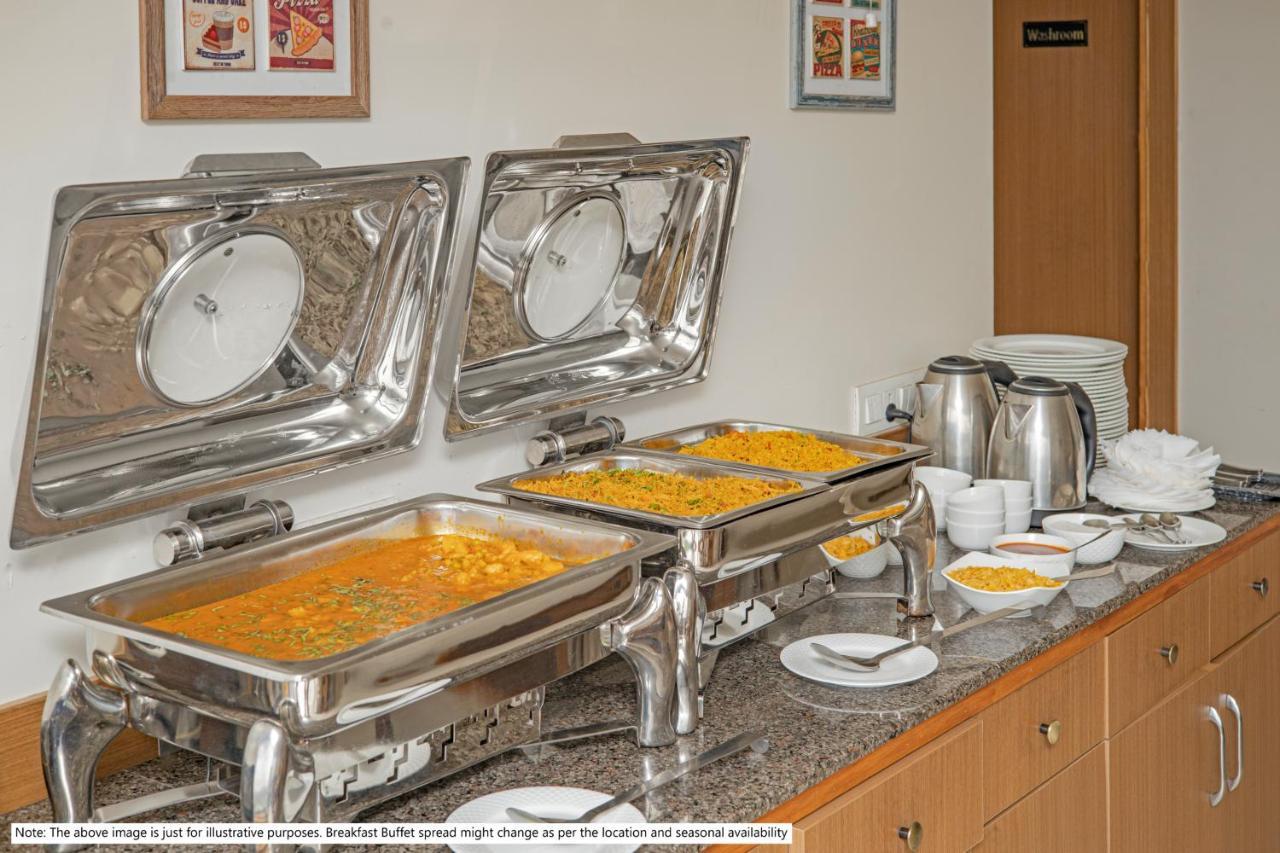 Treebo Royal Salute, Zirakpur Hotel Bagian luar foto